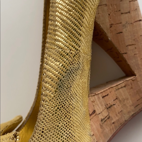 Betsey Johnson Florence Gold Wedges Cork Suede 9 - Picture 7 of 8